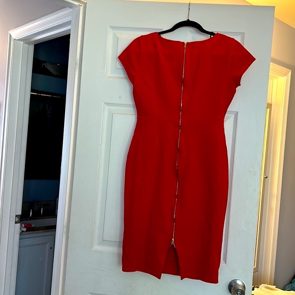 Red hot dress - Picture 3 of 3